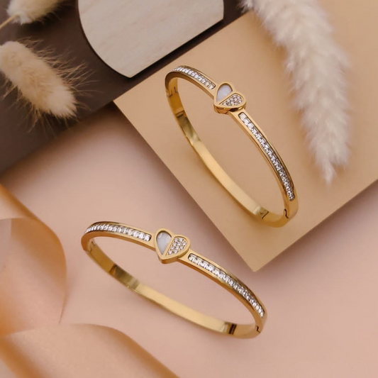 Heart centerpiece with lined crystals Bangle