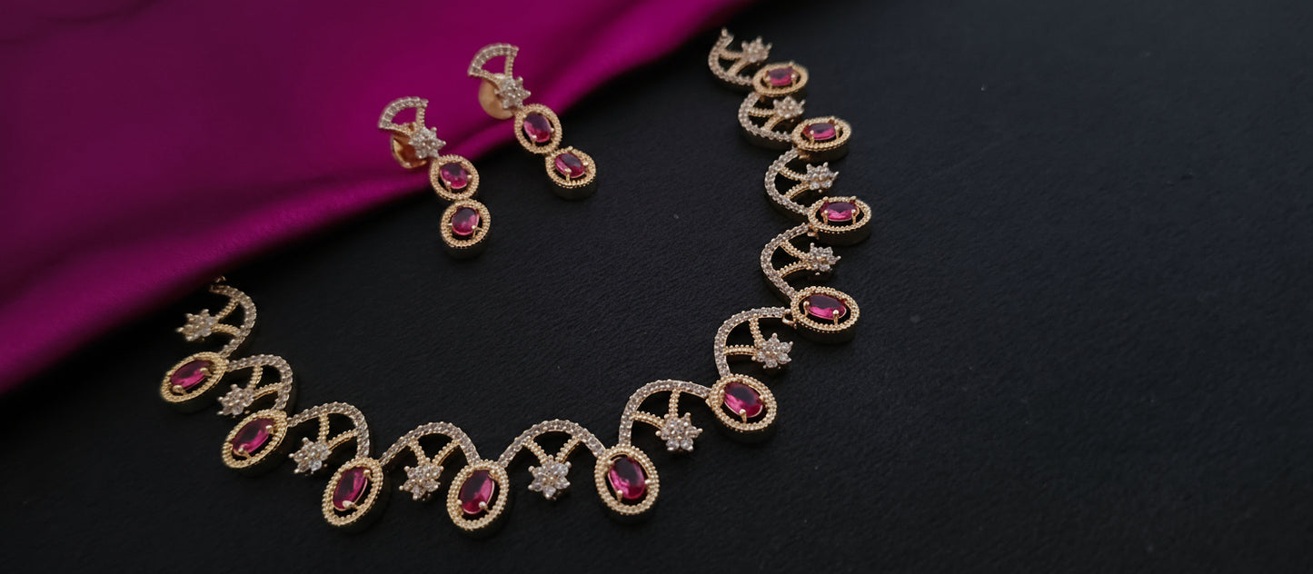 Queen’s Aura Necklace Set